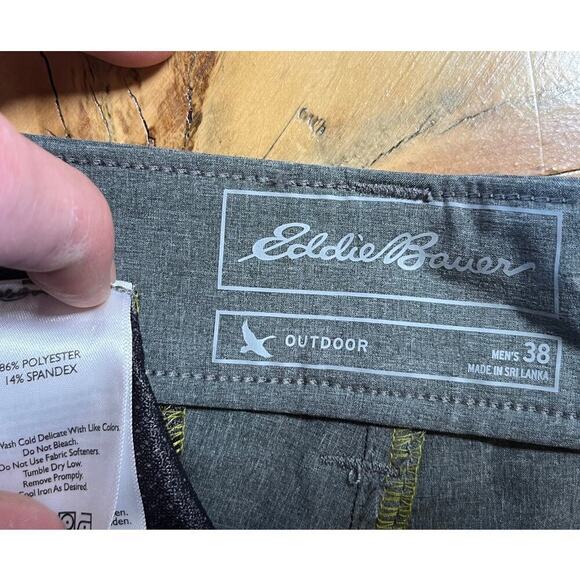 Eddie Bauer Flexion Amphib Shorts Men's 38 grey Zip Pocket Outdoor Cargo - Picture 3 of 6